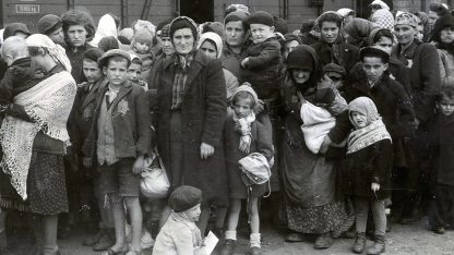 Deportálás-Auschwitz-Fortepan.jpg