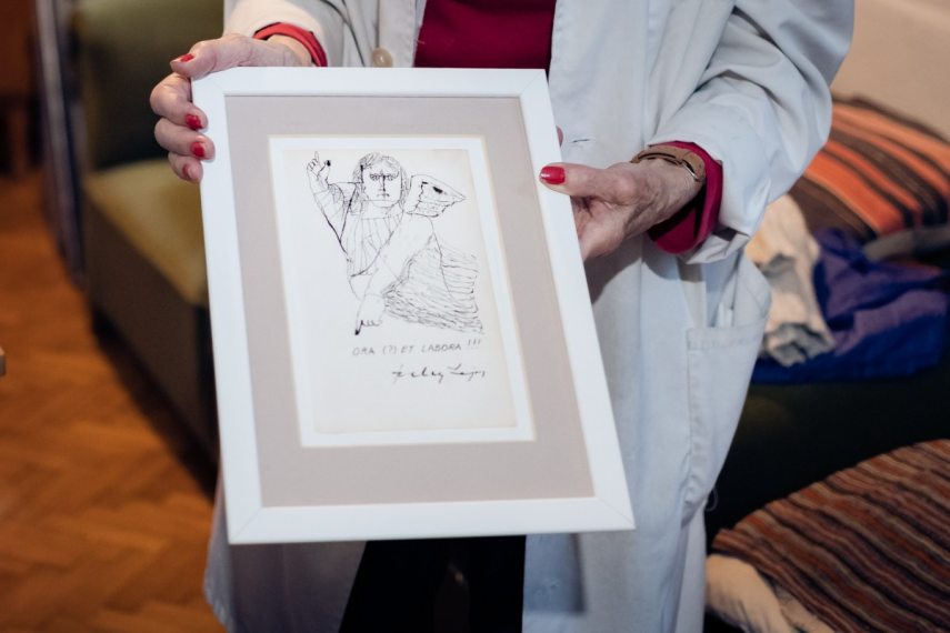 Szalai Veronika papírrestaurátor. Fotó: Hartyányi Norbert/Kultúra.hu