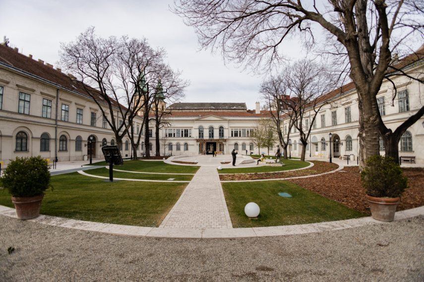 Megújultak a Petőfi Irodalmi Múzeum bel- és külterei