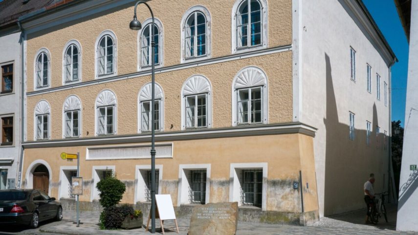 Braunau_Hitlerhaus_2r.jpg