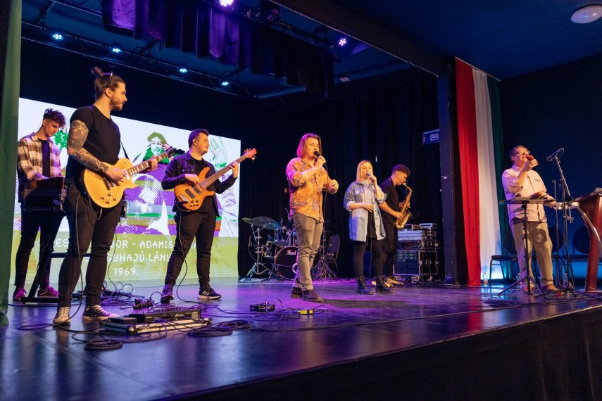 Hegyi György és a Legendás együttes HN.jpg