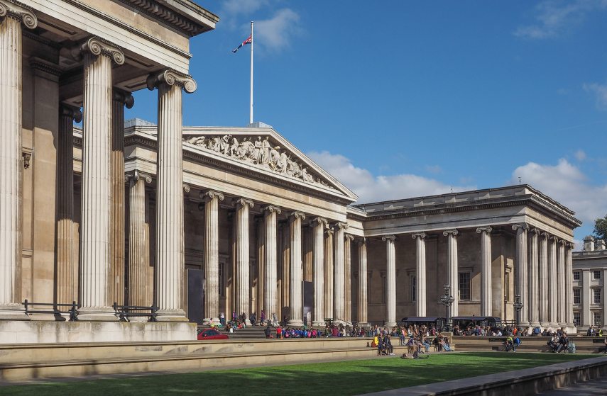 A neten akarta bagóért eladni a British Museumból lopott 23 milliós ékszert
