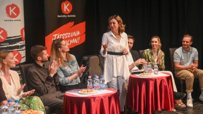 Karinthy Színház évadismertető  2.jpg
