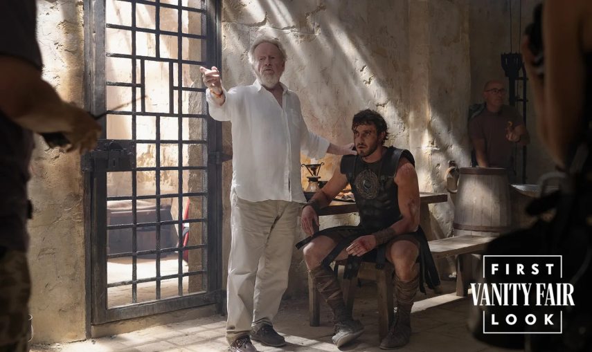Ridley Scott rendező és Paul Mescal színész a Gladiátor 2 forgatásán. Forrás: Vanity Fair. Fotó: Aidan Monaghan/Paramount Pictures