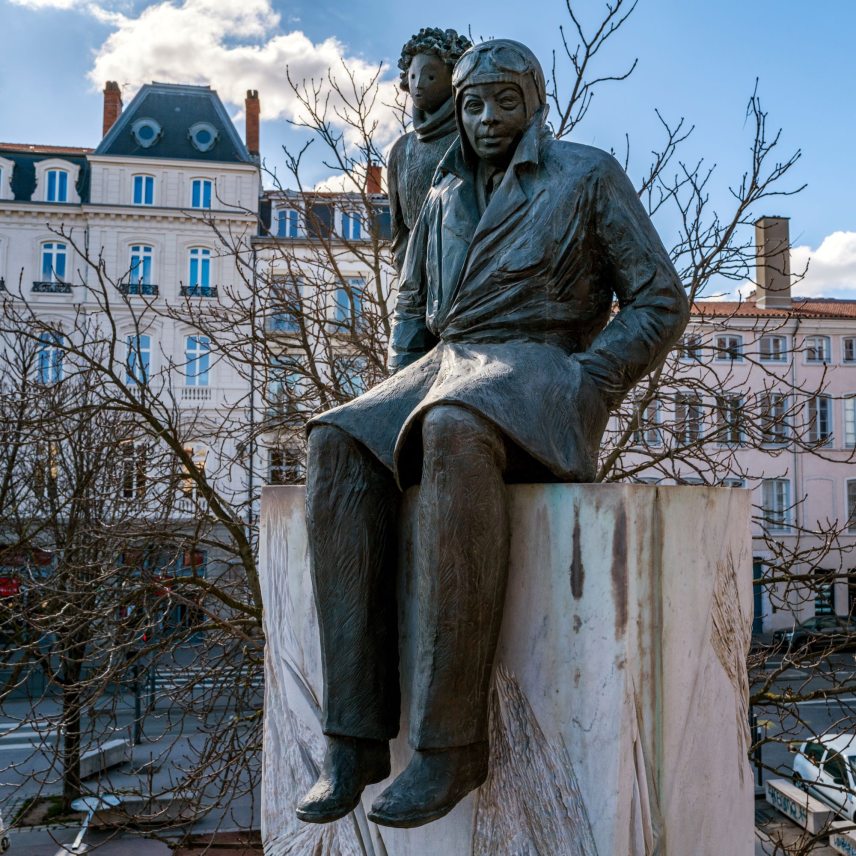 Antoine de Saint-Exupéry szobra Lyonban. Fotó: Shutterstock / prochasson frederic