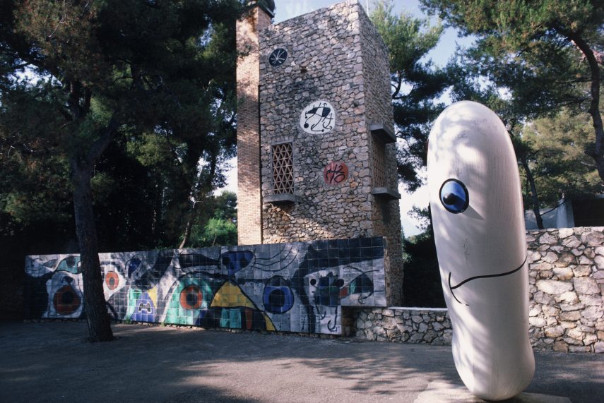 France, Alpes maritimes, St Paul de Vence, Maeght Fondation, frescoes and sculpture of J. Miro.
Daniel Thierry / Photononstop / Photononstop via AFP