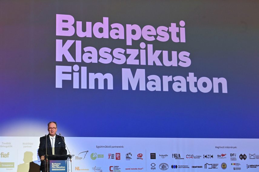 Budapest, 2024. szeptember 17.
Káel Csaba, a mozgóképipar fejlesztéséért felelős kormánybiztos, a Nemzeti Filmintézet elnöke beszédet mond a 7. Budapesti Klasszikus Film Maraton megnyitóján az Uránia Nemzeti Filmszínházban 2024. szeptember 17-én.
MTI/Bruzák Noémi