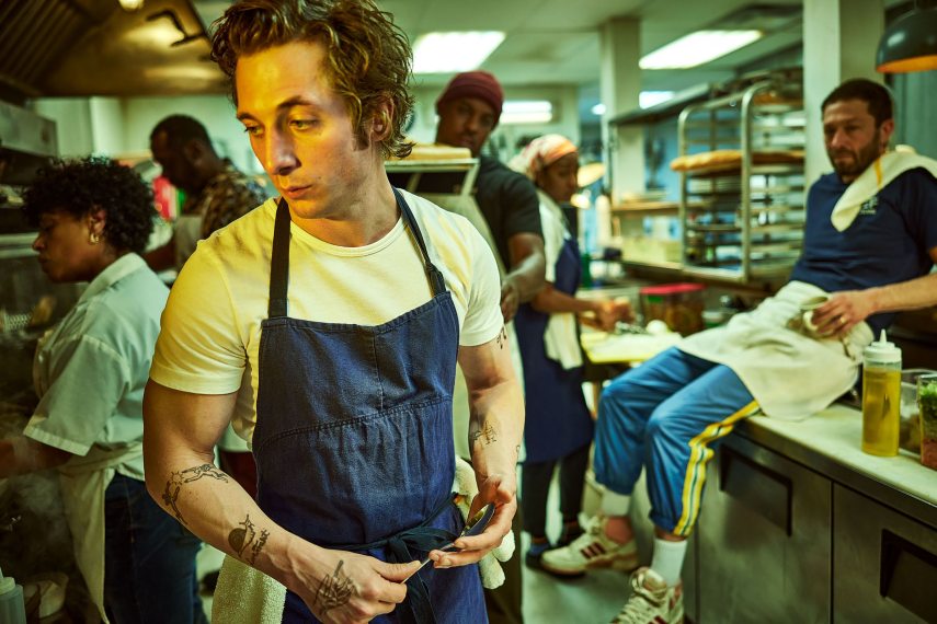 A mackó sorozat Jeremy Allen White fotó fx.jpg