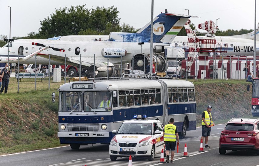 Ikarus találkozó Ferihegyen MTI.jpg