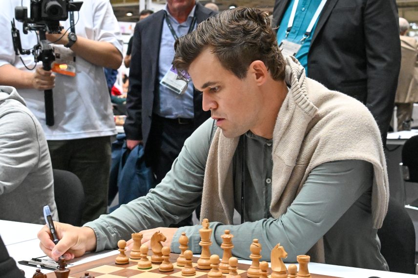 Sakkolimpia

Szöveg
Budapest, 2024. szeptember 16. A norvég Magnus Carlsen a 45. sakkolimpia hatodik fordulójában a BOK Csarnokban 2024. szeptember 16-án. MTI/Illyés Tibor

Azonosító
D__YT20240916035