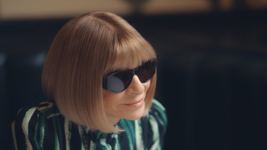 Anna Wintour a Vogue: A 90-es évek című dokusorozatban. Fotó: Disney +