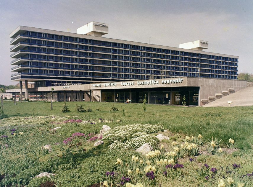 A Hotel Annabella Balatonfüreden. Fotó: FŐFOTÓ / FORTEPAN