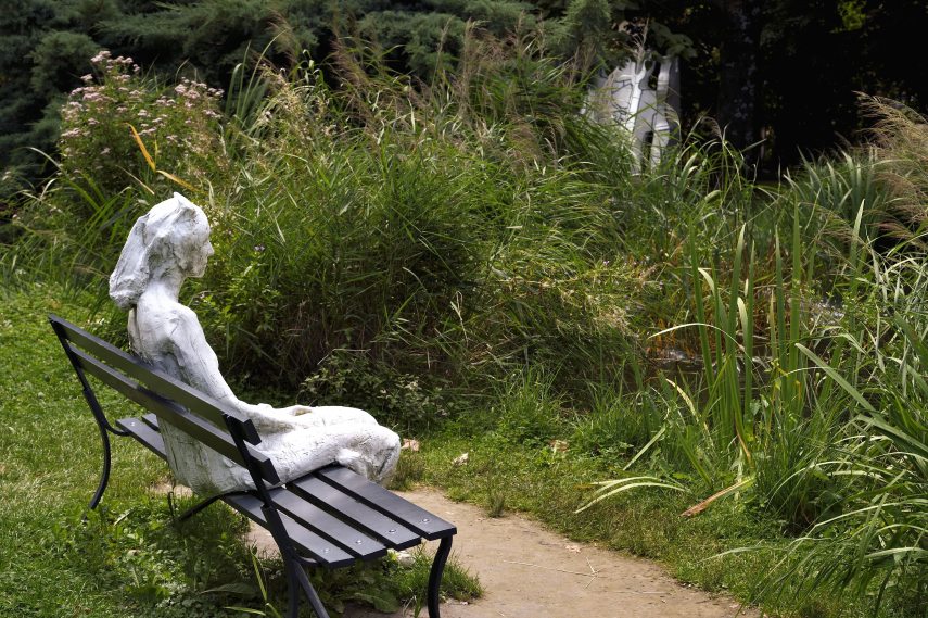 Switzerland, canton of Valais, Martigny, Pierre Gianadda Foundation, George Segal, Woman with Sunglasses on Park Bench, bronze patiné blanc, 1983
RIEGER Bertrand / hemis.fr / hemis.fr / Hemis via AFP