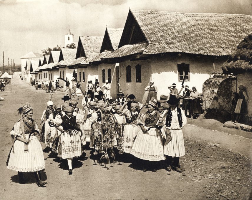 Falusi utca Kazáron 1940-ben. Fotó: Buzinkay Géza / FORTEPAN