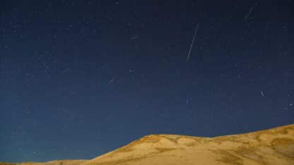 01-jeff-sullivan-quadrantid-meteor-shower-2013-composite-1703756279.jpg