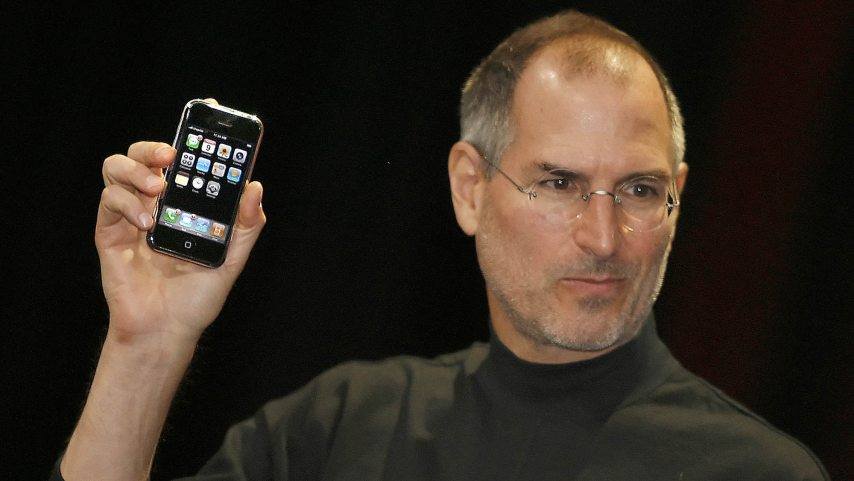 Steve Jobs iPhone 2007 AFP.jpg