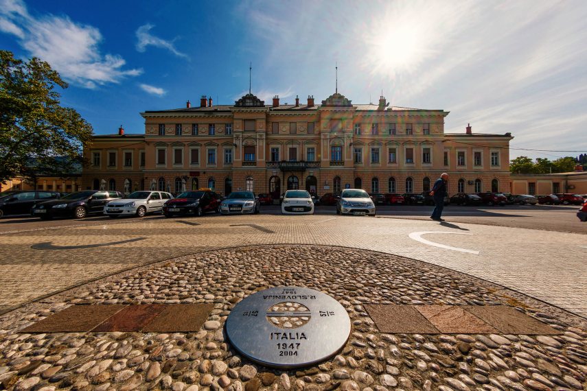 Az Európa tér, két város és ország határa. Fotó: Ernad Ihtijarević / Mediaspeed / Szlovén Idegenforgalmi Hivatal