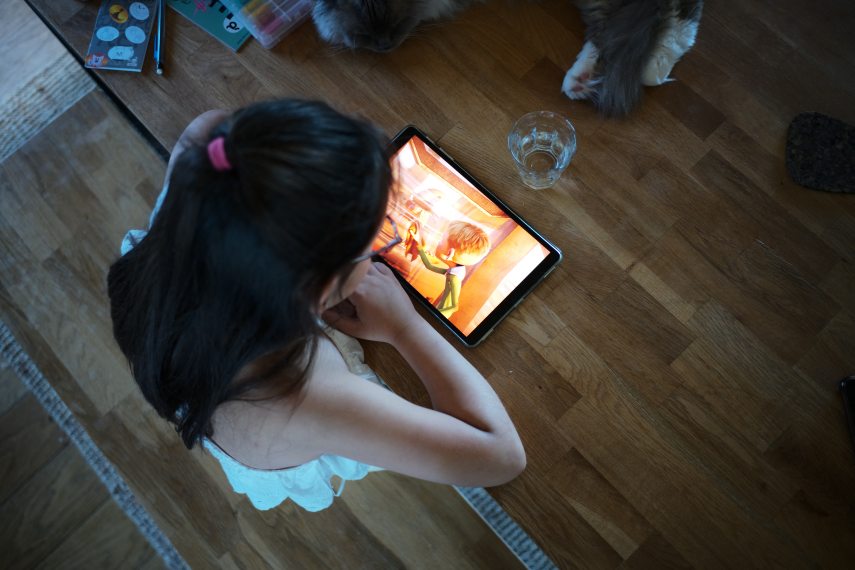 France, Montaigu-Vendee, 2023-05-28. A child watches a cartoon on a tablet screen. Illustration of overexposure to screens. Photograph by Mathieu Thomasset / Hans Lucas.
France, Montaigu-Vendee, 2023-05-28. Un enfant regarde un dessin-anime sur un ecran d une tablette. Illustration surexposition aux ecrans. Photographie de Mathieu Thomasset / Hans Lucas.
Mathieu Thomasset / Hans Lucas / Hans Lucas via AFP