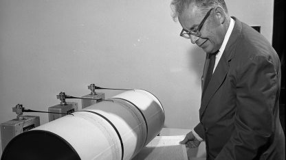 Charles_Richter_analyzing_a_seismograph_log.jpg
