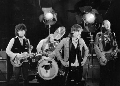 Piramis együttes: Závodi János, Révész Sándor, Som Lajos, hátul a doboknál Köves Miklós. Fotó: Gyulai Gaál Krisztián / Fortepan