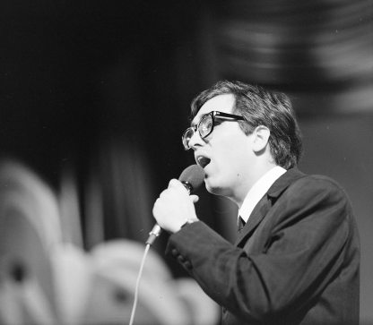 Erkel Színház, Táncdalfesztivál, Máté Péter énekes. Fotó: Fortepan / FŐFOTÓ