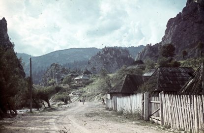 Románia, Erdély, Almásmező a Békás-szoros bejárata 1940-ben. Fotó: Fortepan / Horváth József