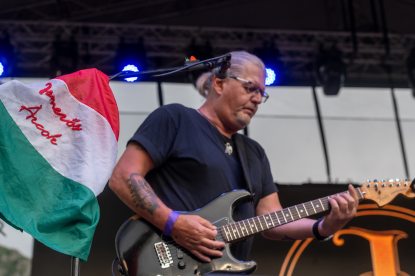 Az Ismerős Arcok együttes koncertje a 10. Duna Napokon az erdélyi Torockón 2024. május 31-én. Fotó: Kiss Gábor / MTI