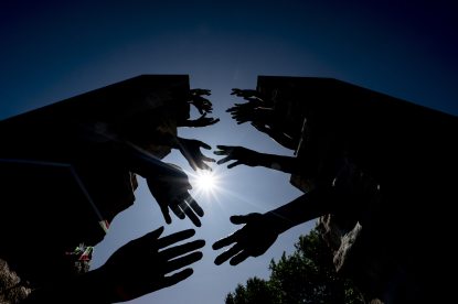 Tóth Dávid szobrászművész Trianon-emlékműve Hatvanban 2023. június 12-én. Fotó: MTI/Komka Péter