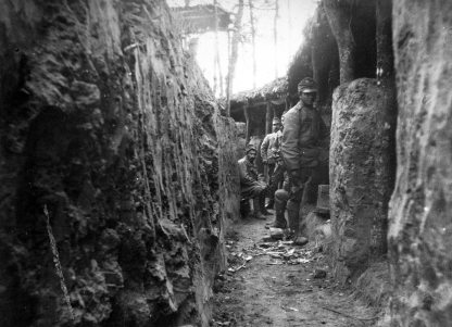 Ukrajna lövészárok az Ikva folyó közelében 1915-ben. Fotó: Fortepan / Komlós Péter