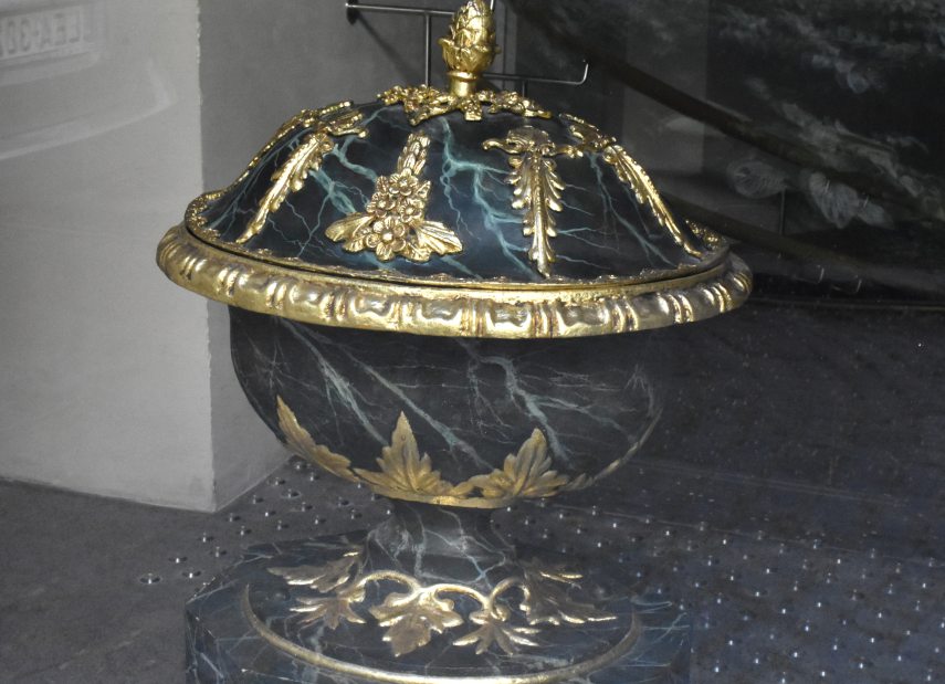 A kiskőrősi evangélikus templom keresztelő medencéje 1823-ból.  Fotó: Budai Kriszta / Kultúra.hu