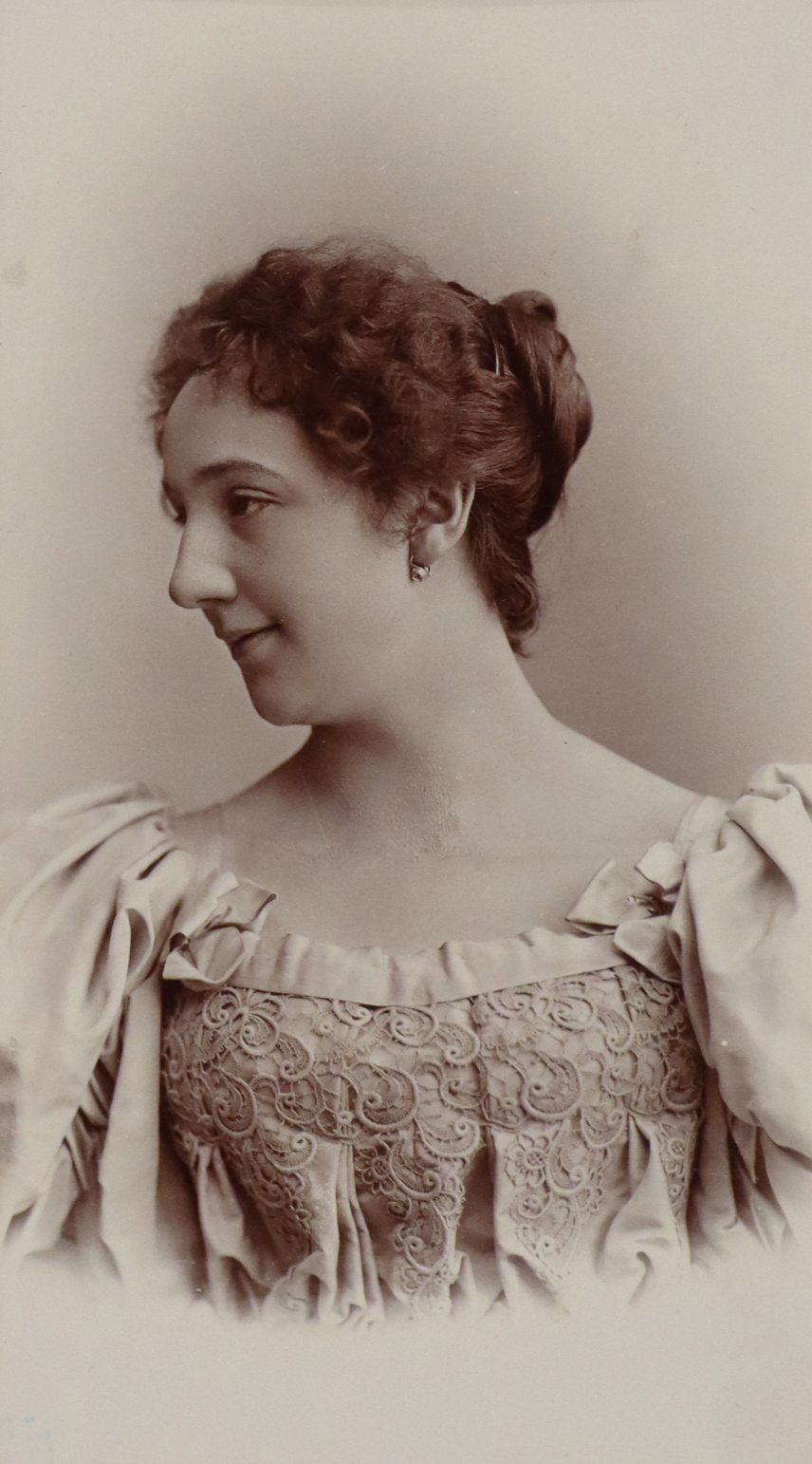 Hettyey Aranka színművész képmása.jpg