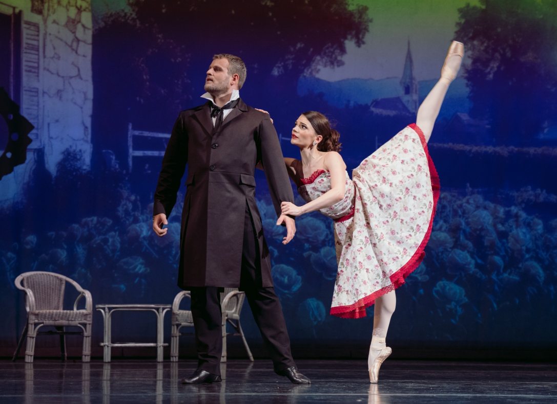 A Traviata a Kolozsvári Magyar Opera előadásában.jpg