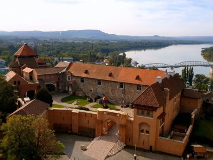 MNMKK Esztergomi Vármúzeum.jpg