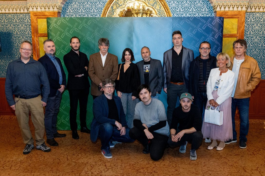 second unit osztály oktatok.jpg