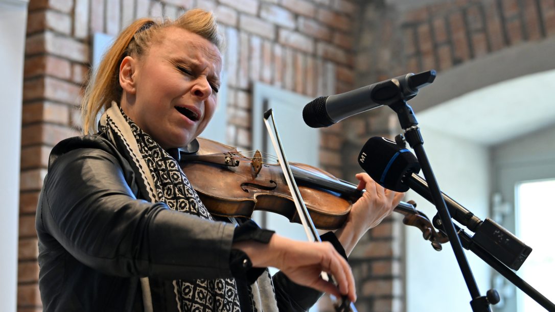 Szirtes Edina Mókus.jpg