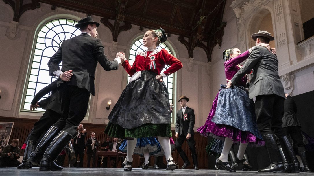 Fitos Dezső társulat.jpg