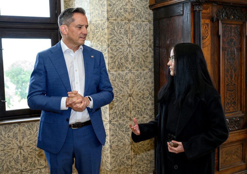 thumb-210909-default-medium-jpg_img_9IW9Fr