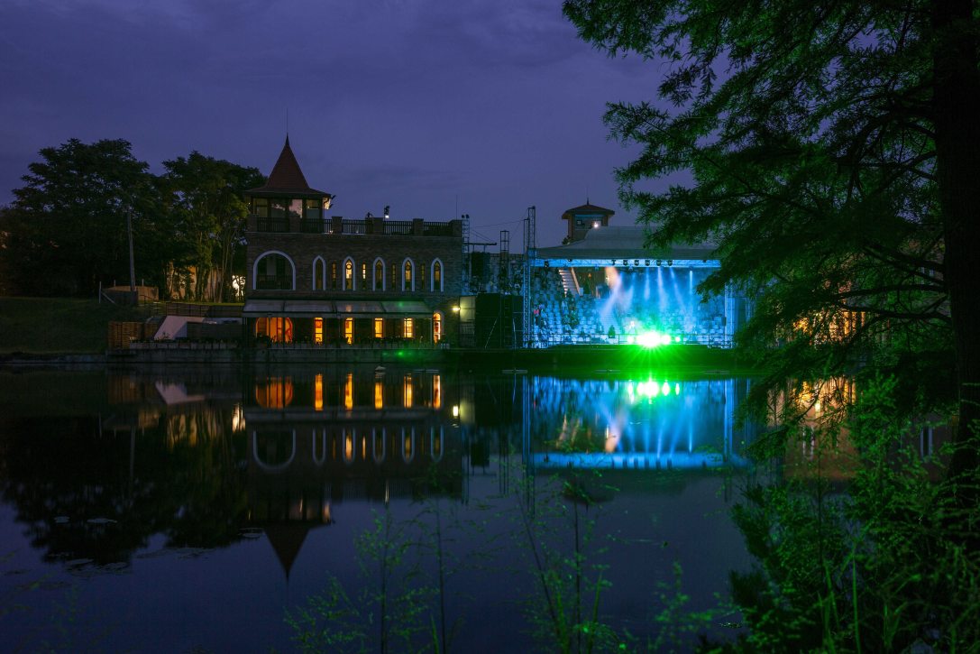 A Szarvasi Vízi Színház 2020. június 13-án. Fotó: Rosta Tibor / MTI