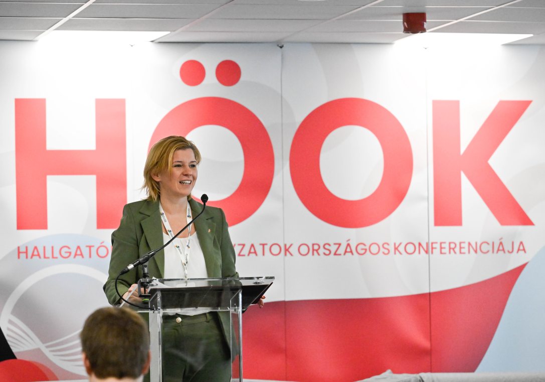 Varga-Bajusz Veronika, a Kulturális és Innovációs Minisztérium felsőoktatásért, szak- és felnőttképzésért, fiatalokért felelős államtitkára. Fotó: MTI/Bruzák Noémi