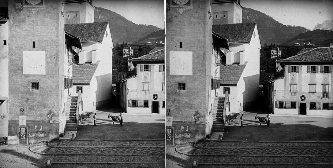 A Piazza Tiziano Pieve di Cadore olasz városkában. Balra a Városháza, mögötte a Chiesa di Santa Maria Nascente. Fotó: Fortepan / SZTFH Földtani Szolgálatának gyűjteménye / Eötvös Loránd