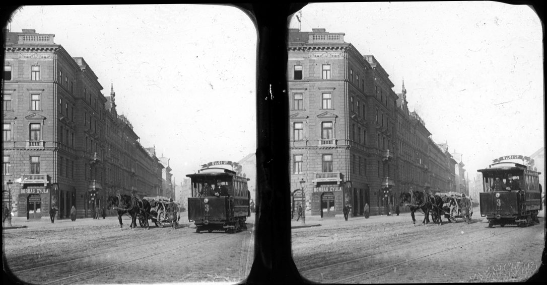 Az Erzsébet körút a Rákóczi (Kerepesi) út felől nézve. Előtérben a Dohány utca kereszteződése. Fotó: Fortepan / SZTFH Földtani Szolgálatának gyűjteménye / Eötvös Loránd