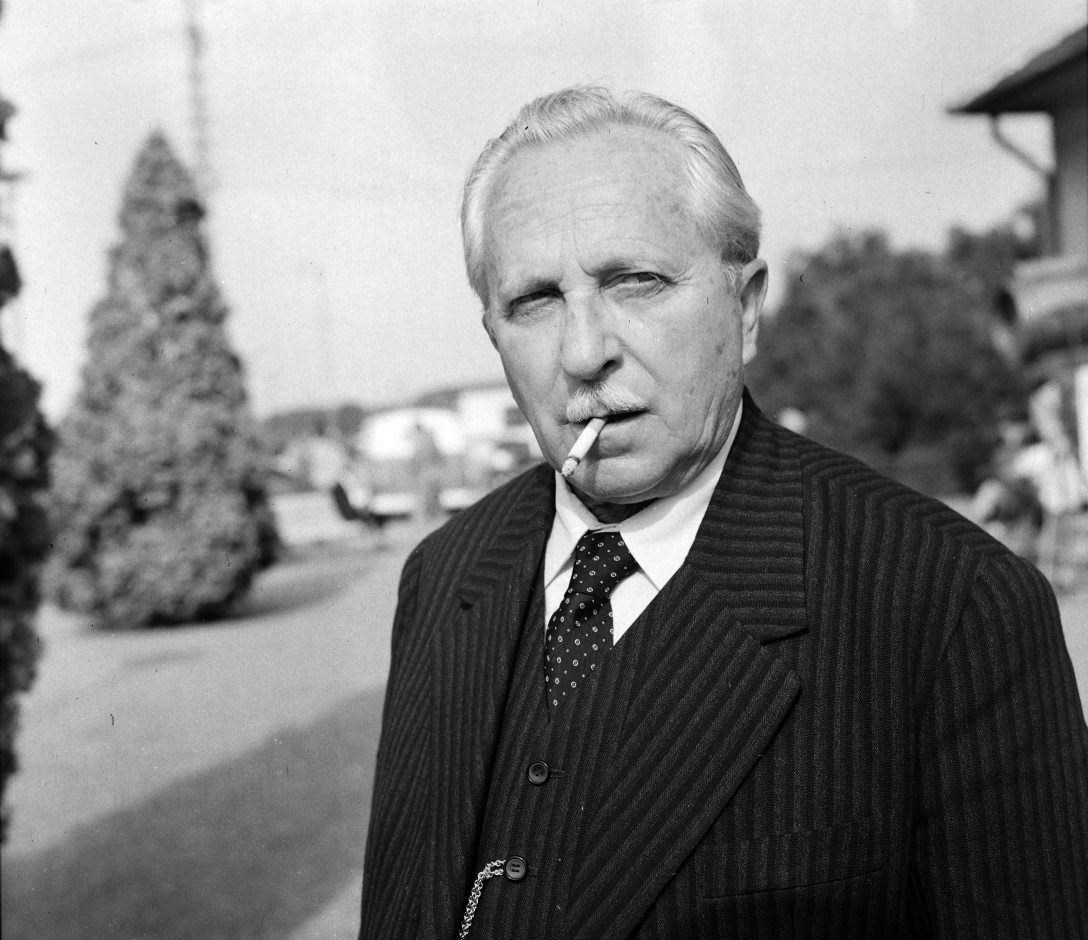 Páger Antal Balatonvilágoson, az Utószezon című film forgatásán 1966-ban. Fotó: Hunyady József / Fortepan