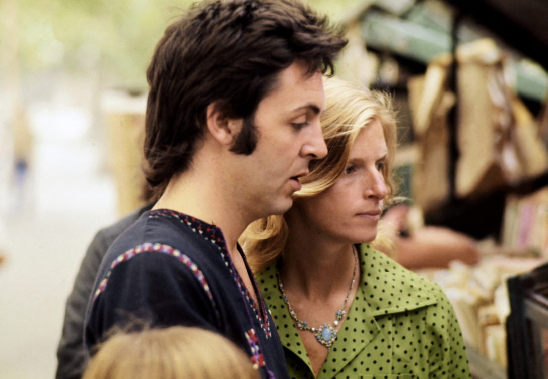 Paul McCartney és felesége, Linda. Fotó: PHOTOTHEQUE LECOEUVRE / Collection ChristopheL via AFP