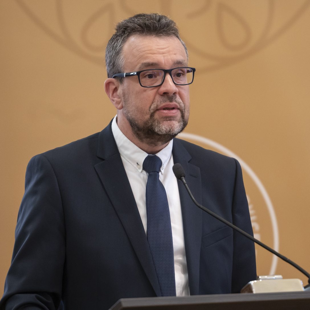 Hatos Pál, a Nemzeti Közszolgálati Egyetem Eötvös József Kutatóközpont Közép-Európa Kutatóintézet igazgatója. Fotó: MTI/Szigetváry Zsolt