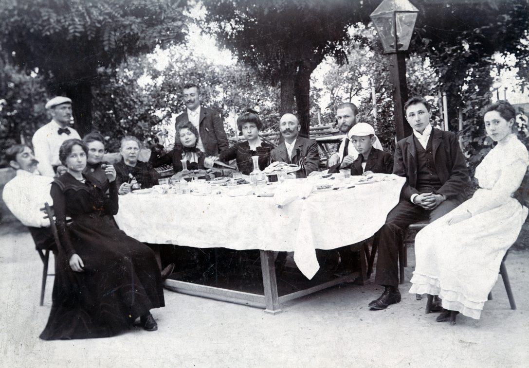 Polgári család a Svábhegyen 1990-ben. Fotó: Fortepan / Gali