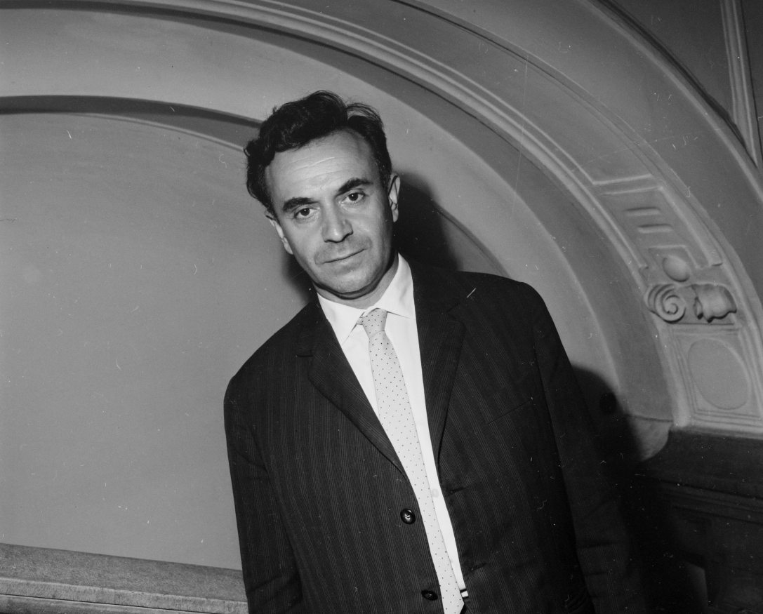 Devecseri Gábor költő 1964-ben. Fotó: Hunyady József / Fortepan