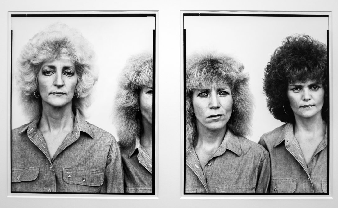 Richard Avedon: Loretta, Loudilla és Kay Johnson (Colorado, 1983). Részlet a művész párizsi centenáriumi kiállításáról. Fotó: Shutterstock/Pierre Laborde