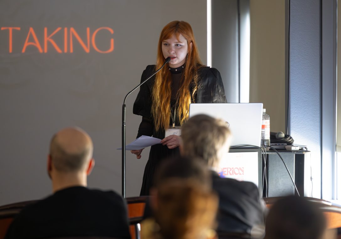 Januskó Klaudia képzőművész. Fotó: Csákvári Zsigmond / Kultúra.hu