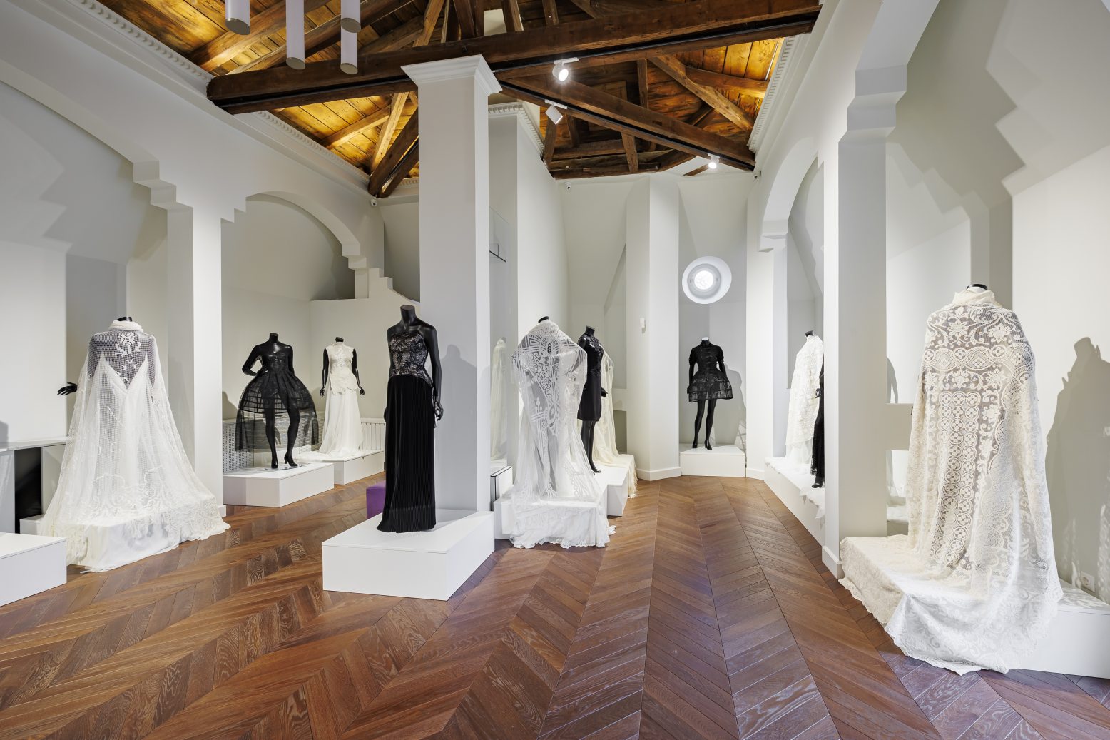 CSIPKE / CSEND / IDŐ - A türelem művészete. Fotó: Katti Zoób 20251218_KattiZoob_0024-HDR.jpg