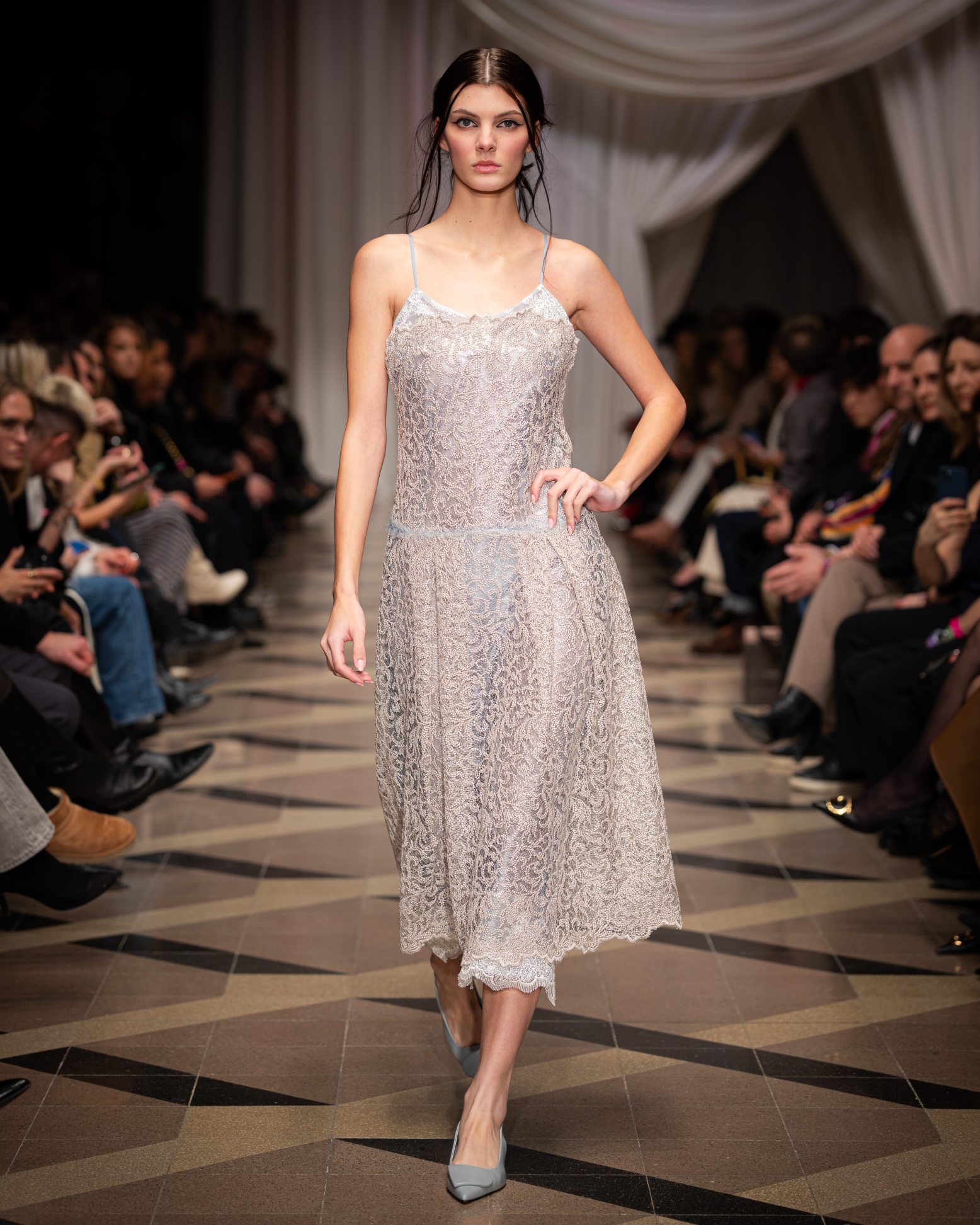 A szépség marad – a KATTI ZOÓB divatház legújabb, 2026/27-es őszi-téli kollekciója. Fotó: Katti Zoób katti_zoob_bcefw_aw2627-16.jpg